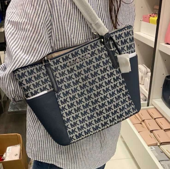 Michael Kors Bedford Logo Large Blue Shoulder Bag - Picture 7 of 7